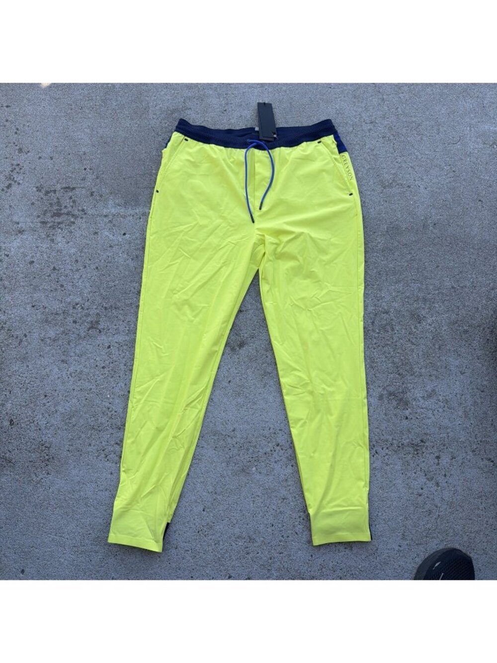 NWT Greyson Sequoia Sport Lightweight Joggers Radium Men's Size Medium  $198